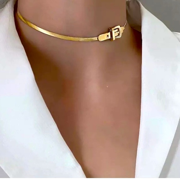 π Golden Buckle Charm Fashion Stylish Chain Necklace - Picture 6 of 9